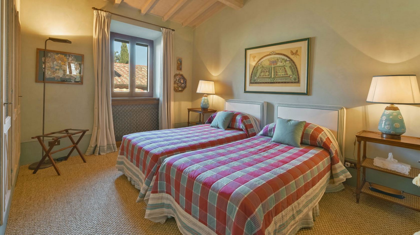 Twin bedded room Italian Town And Country twin-bedded-room-italian-town-and-country